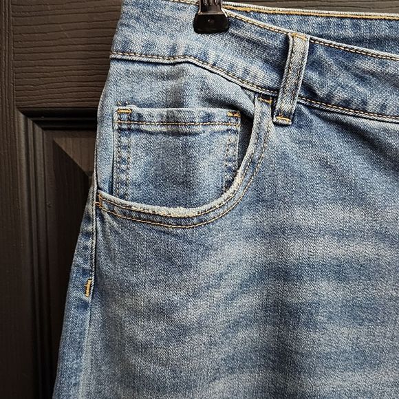 Eloquii Crop Wide Leg Jeans - Picture 7 of 14